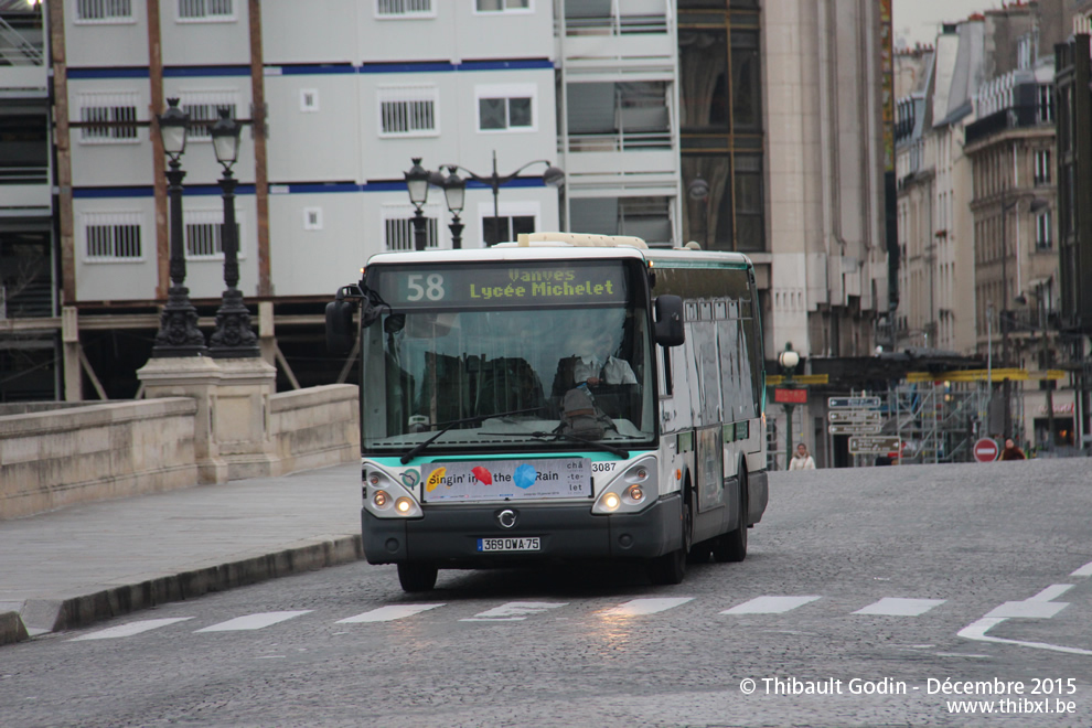 Bus 3087 (369 QWA 75) sur la ligne 58 (RATP) à Pont Neuf (Paris)