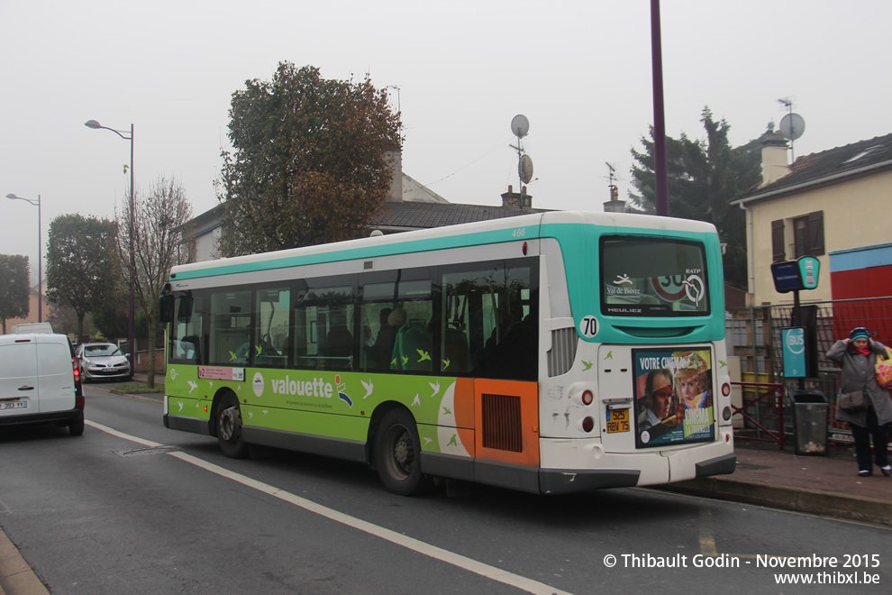Bus 466 (525 RBV 75) sur la ligne 583 (V2 - Valouette) à L'Haÿ-les-Roses