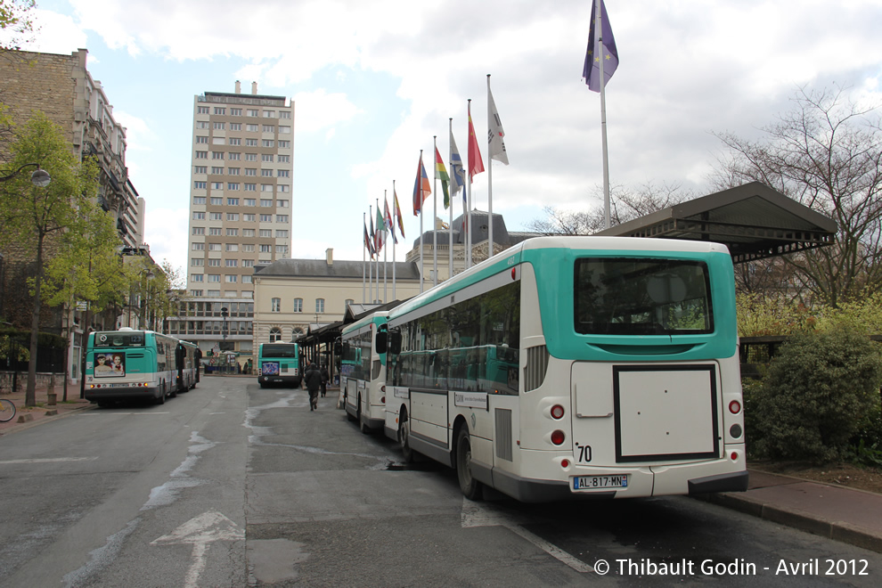 Bus 482 (AL-817-MN) sur la ligne 589 (TUVIM - RATP) à Issy-les-Moulineaux