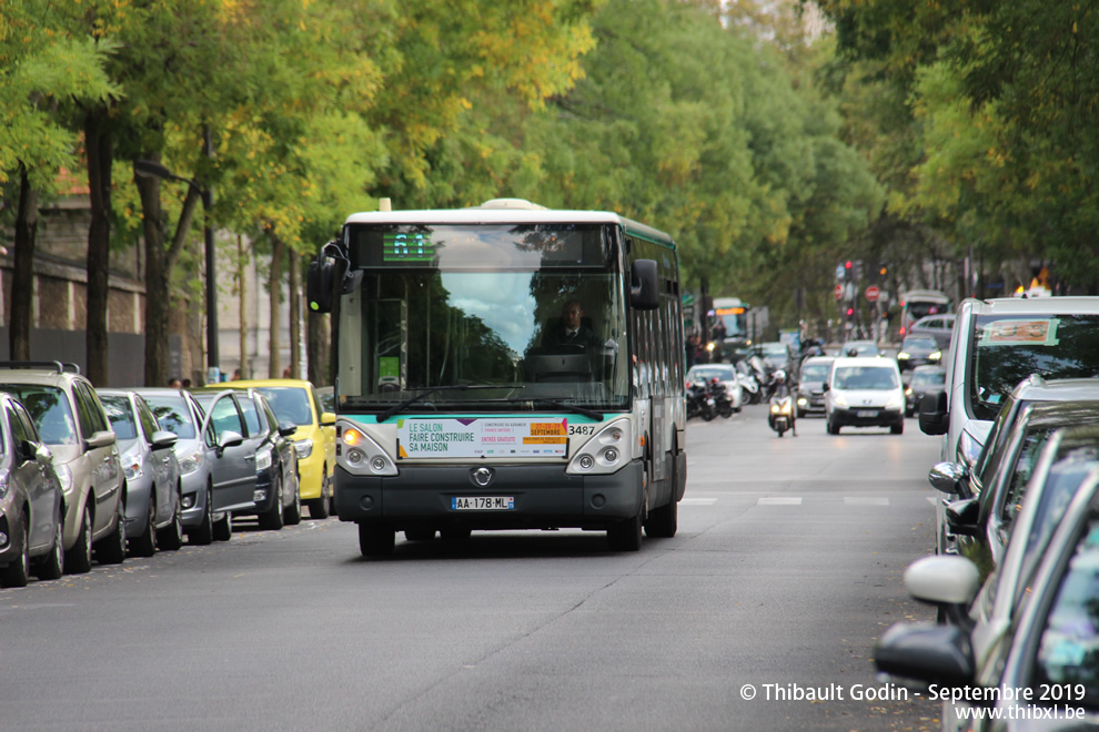 Bus 3487 (AA-178-ML) sur la ligne 61 (RATP) à Père Lachaise (Paris)