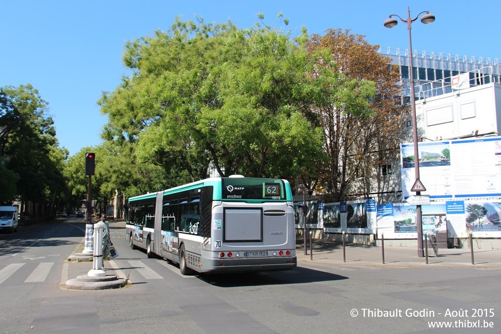 Bus 1973 (CT-639-ZB) sur la ligne 62 (RATP) à Glacière - Tolbiac (Paris)