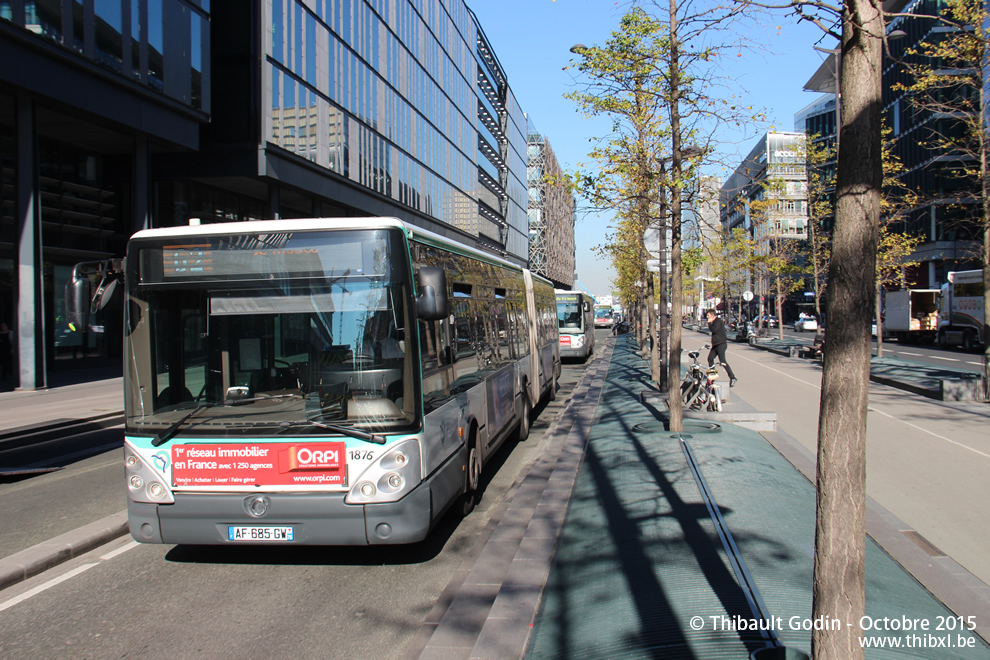 Bus 1876 (AF-685-GW) sur la ligne 62 (RATP) à Bibliothèque François Mitterrand (Paris)