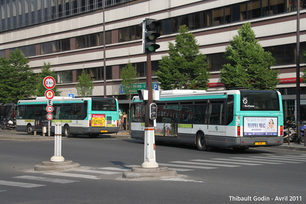 Bus 8101 et 8136 sur la ligne 63 (RATP) à Gare de Lyon (Paris)