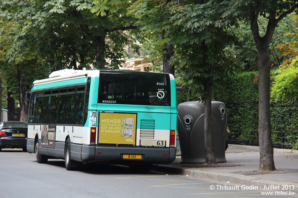 Bus 8143 sur la ligne 63 (RATP) à Rue de la Pompe (Paris)