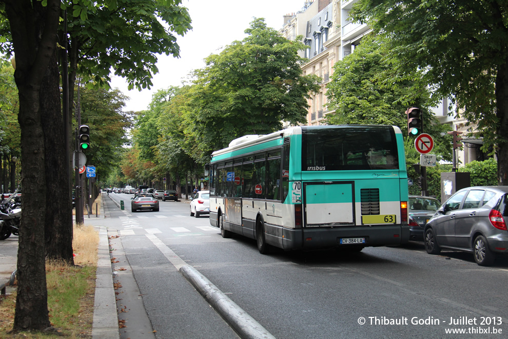 Bus 8127 (CV-384-LA) sur la ligne 63 (RATP) à Rue de la Pompe (Paris)