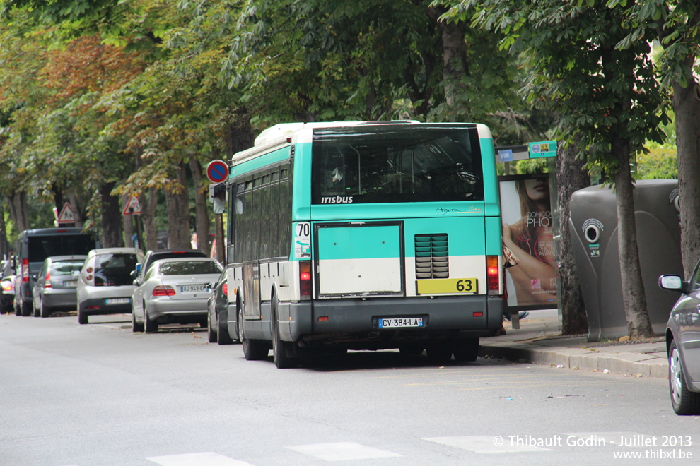 Bus 8127 (CV-384-LA) sur la ligne 63 (RATP) à Rue de la Pompe (Paris)