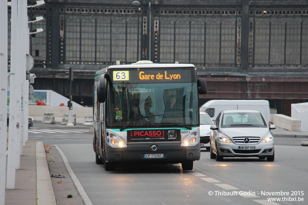 Bus 8681 (CP-773-RZ) sur la ligne 63 (RATP) à Gare d'Austerlitz (Paris)