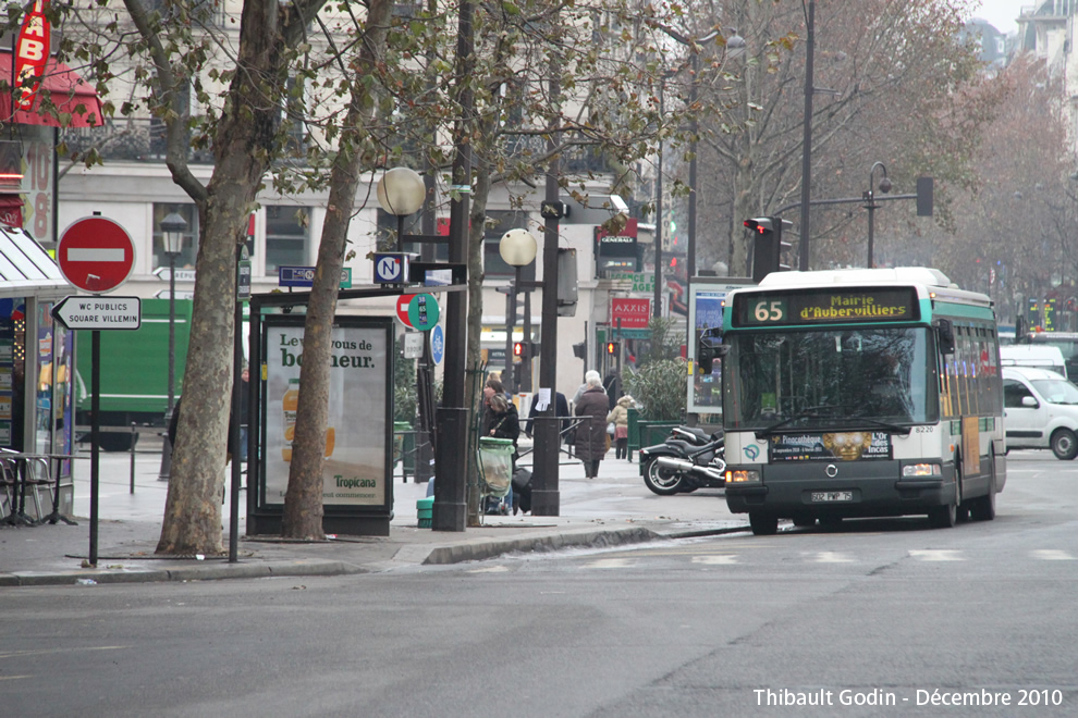 Bus 8220 (602 PWP 75) sur la ligne 65 (RATP) à Gare de l'Est (Paris)