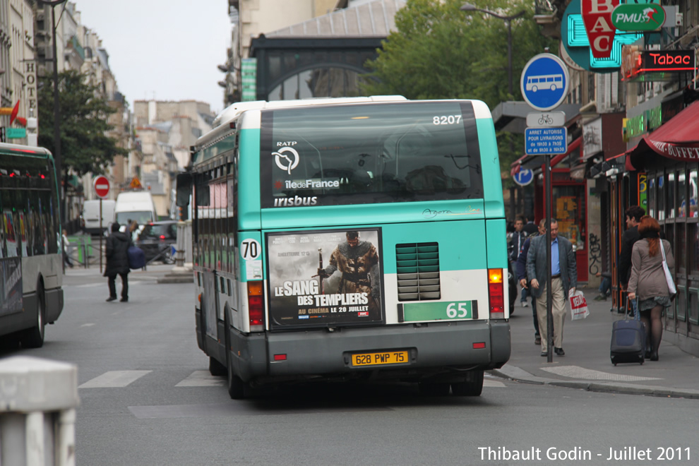 Bus 8207 (628 PWP 75) sur la ligne 65 (RATP) à Gare de l'Est (Paris)