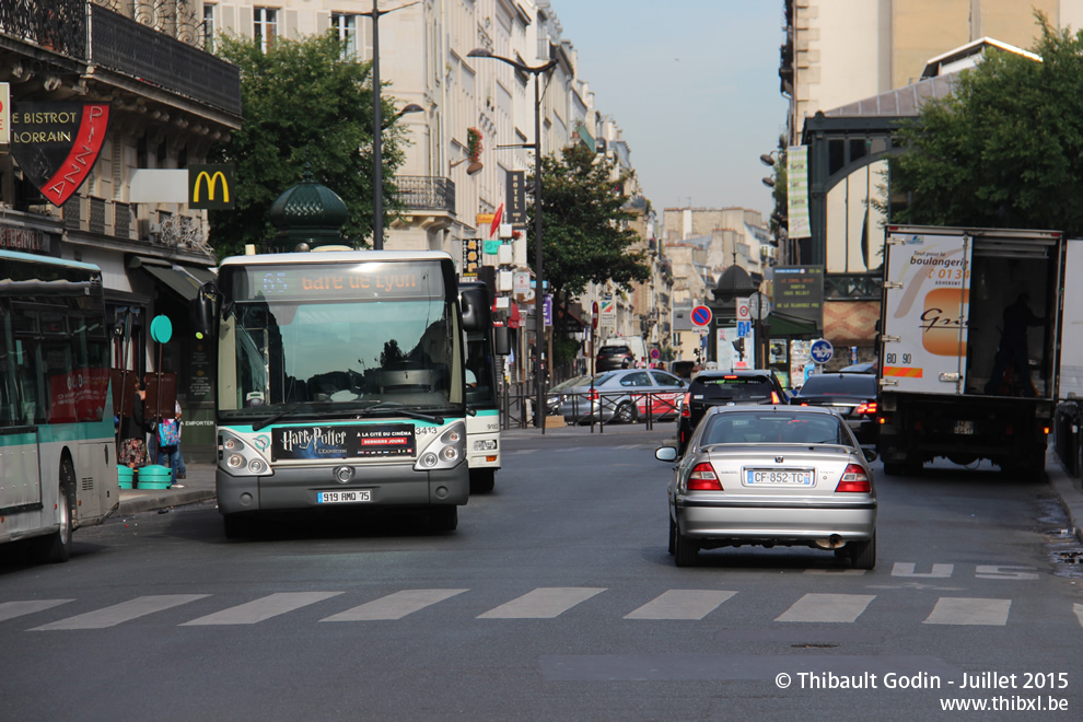 Bus 3413 (919 RMQ 75) sur la ligne 65 (RATP) à Gare de l'Est (Paris)