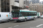 Bus 8215 (881 PVZ 75) sur la ligne 65 (RATP) à Gare de Lyon (Paris)
