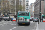 Bus 8208 (626 PWP 75) sur la ligne 65 (RATP) à Gare de Lyon (Paris)