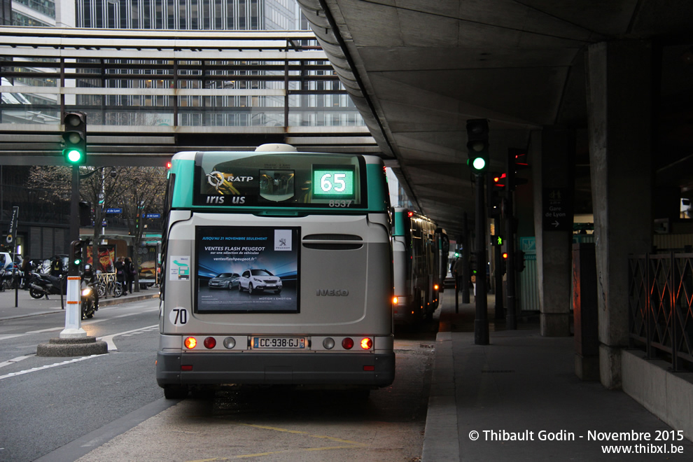 Bus 8537 (CC-938-GJ) sur la ligne 65 (RATP) à Gare de Lyon (Paris)