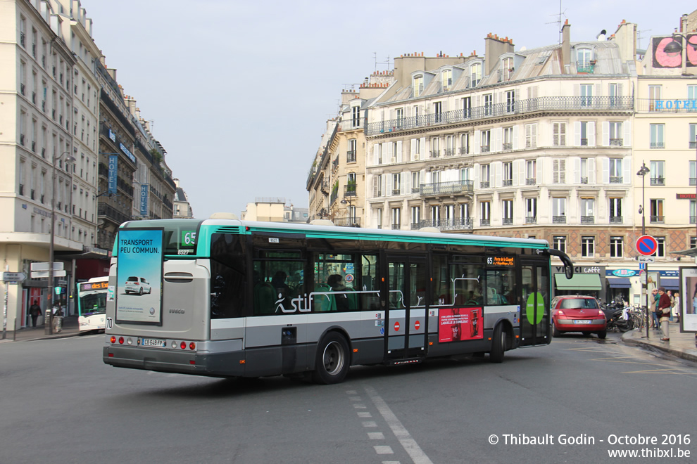 Bus 8527 (CB-648-FP) sur la ligne 65 (RATP) à Gare de l'Est (Paris)