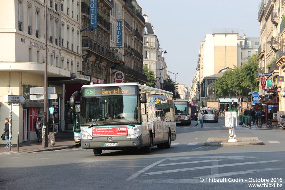 Bus 8534 (CC-880-GG) sur la ligne 65 (RATP) à Gare de l'Est (Paris)