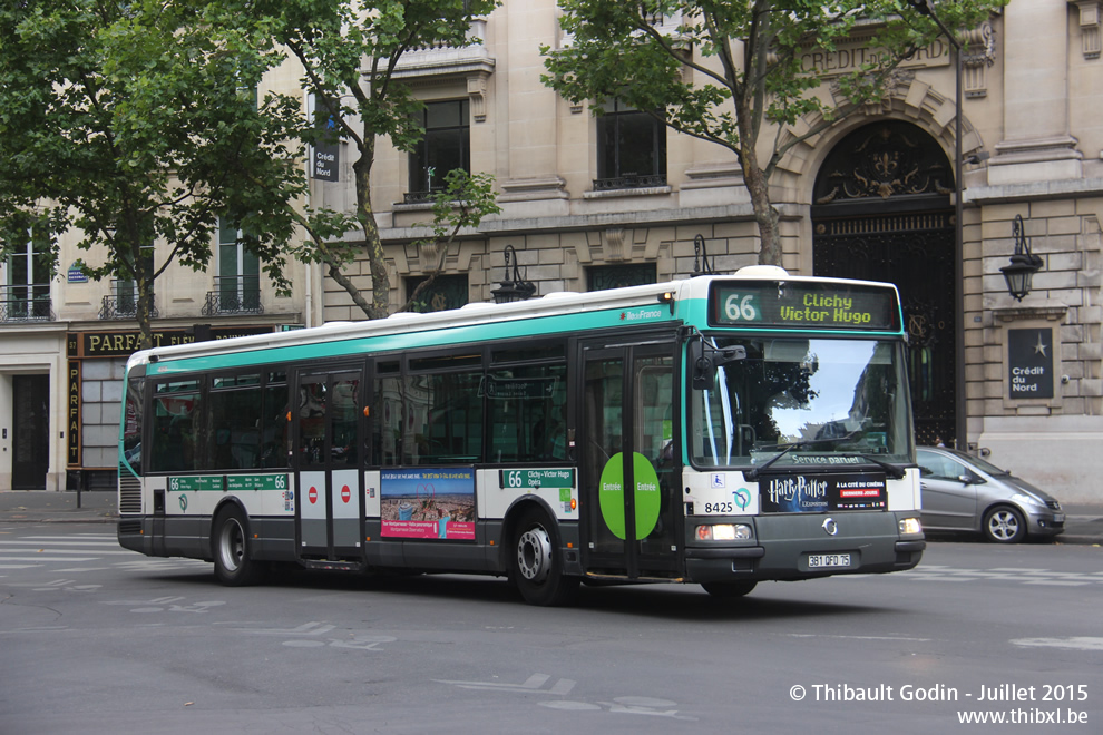 Bus 8425 (381 QFD 75) sur la ligne 66 (RATP) à Havre - Caumartin (Paris)