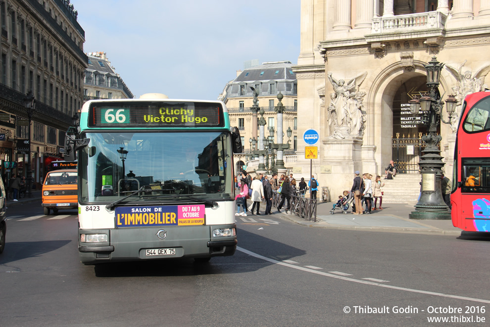 Bus 8423 (544 QEX 75) sur la ligne 66 (RATP) à Opéra (Paris)