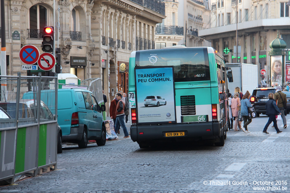 Bus 8517 (628 QKW 75) sur la ligne 66 (RATP) à Gare Saint-Lazare (Paris)