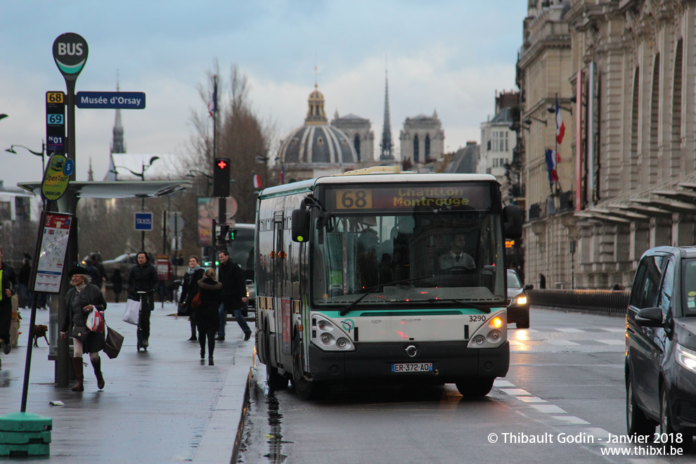 Bus 3290 (ER-372-AQ) sur la ligne 68 (RATP) à Musée d'Orsay (Paris)