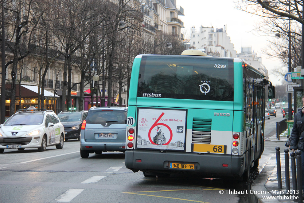 Bus 3299 (348 RFM 75) sur la ligne 68 (RATP) à Vavin (Paris)