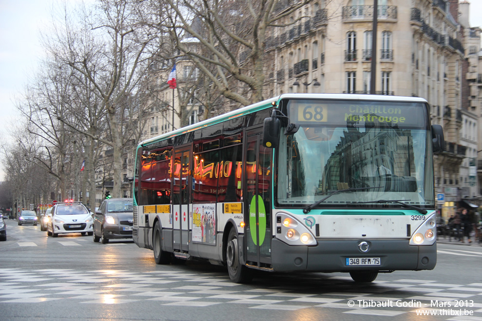 Bus 3299 (348 RFM 75) sur la ligne 68 (RATP) à Vavin (Paris)