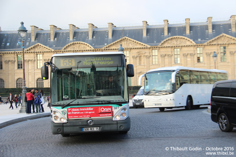 Bus 3274 (508 REE 75) sur la ligne 68 (RATP) à Musée du Louvre (Paris)