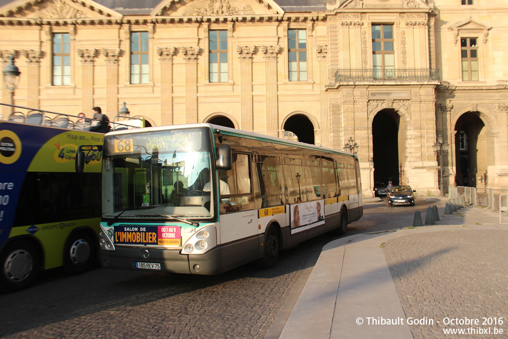 Bus 3294 (185 REV 75) sur la ligne 68 (RATP) à Musée du Louvre (Paris)