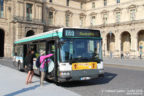 Bus 8390 (35 QDZ 75) sur la ligne 69 (RATP) à Musée du Louvre (Paris)