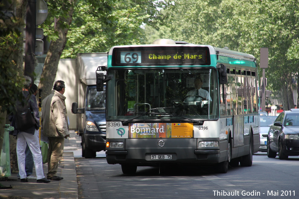 Bus 8396 (97 QEB 75) sur la ligne 69 (RATP) à Chemin Vert (Paris)