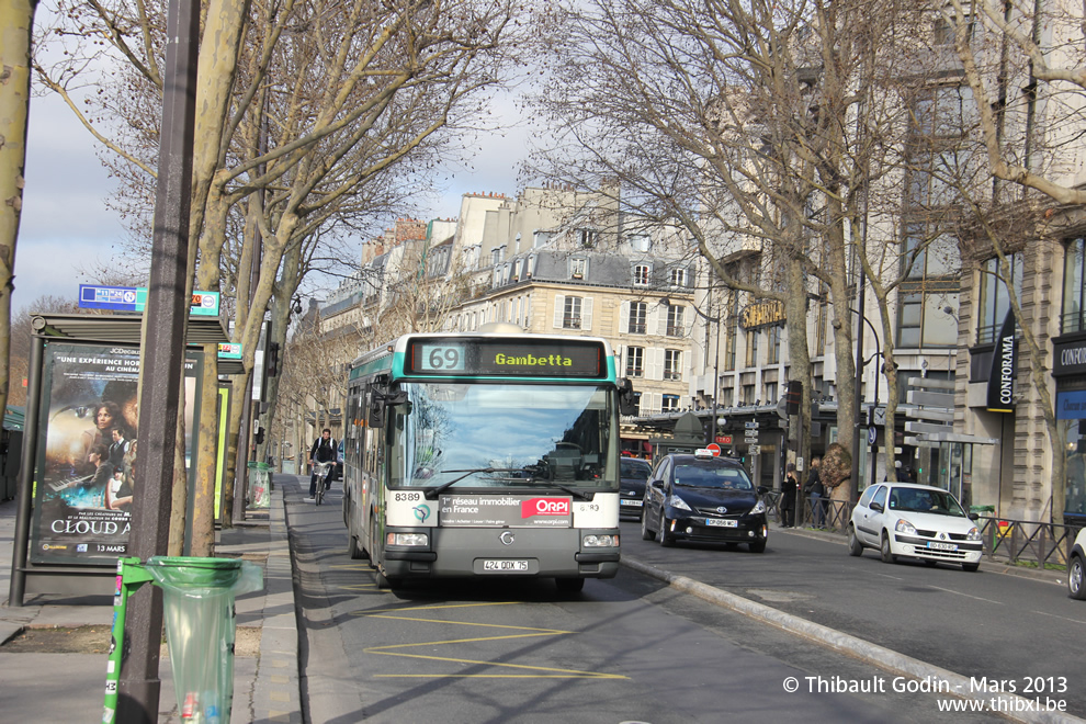 Bus 8389 (424 QDX 75) sur la ligne 69 (RATP) à Pont Neuf (Paris)