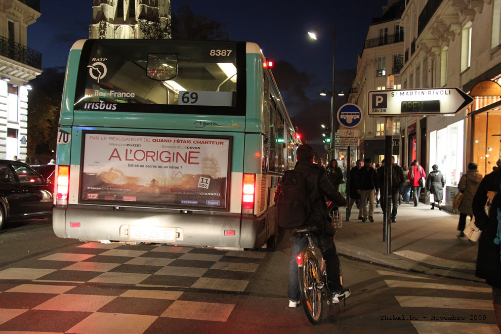 Bus 8387 (427 QDX 75) sur la ligne 69 (RATP) à Hôtel de Ville (Paris)