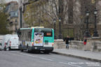 Bus 3411 (105 RMP 75) sur la ligne 70 (RATP) à Pont Neuf (Paris)