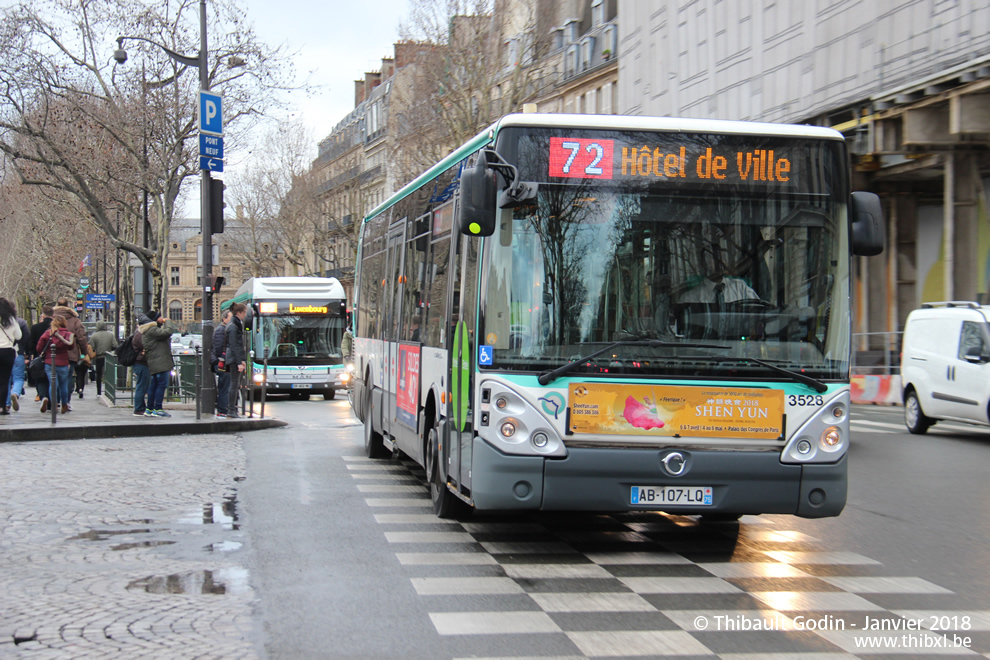 Bus 3528 (AB-107-LQ) sur la ligne 72 (RATP) à Pont Neuf (Paris)