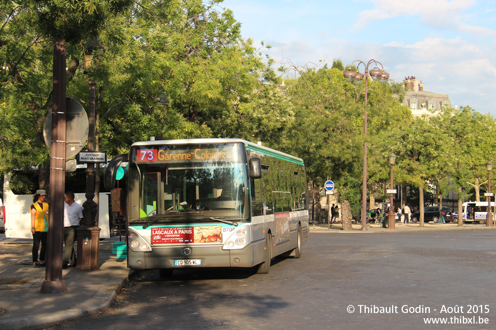 Bus 8708 (CQ-905-WL) sur la ligne 73 (RATP) à Charles de Gaulle – Étoile (Paris)