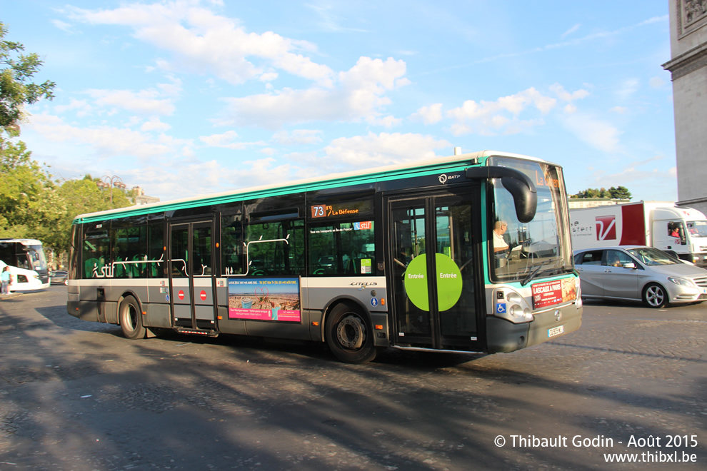 Bus 8708 (CQ-905-WL) sur la ligne 73 (RATP) à Charles de Gaulle – Étoile (Paris)