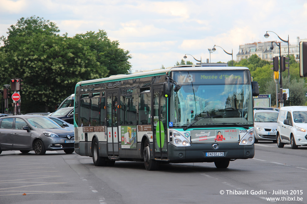 Bus 3188 (242 QZJ 75) sur la ligne 73 (RATP) à Porte Maillot (Paris)