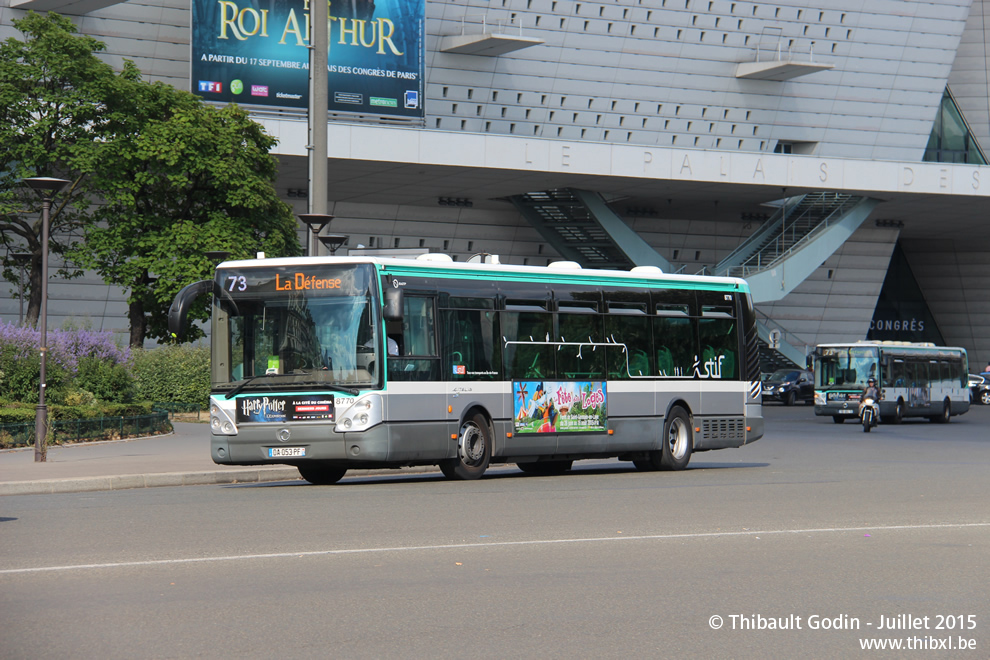 Bus 8770 (DA-053-PF) sur la ligne 73 (RATP) à Porte Maillot (Paris)