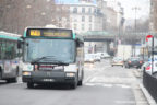 Bus 8246 (674 PWW 75) sur la ligne 74 (RATP) à Porte de Clichy (Paris)