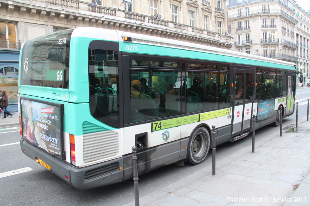 Bus 8276 (266 PXS 75) sur la ligne 74 (RATP) à Bourse du Commerce (Paris)