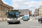 Bus 8286 (318 PXS 75) sur la ligne 74 (RATP) à Louvre - Rivoli (Paris)