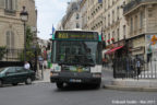 Bus 8285 (92 PYR 75) sur la ligne 74 (RATP) à Saint-Georges (Paris)