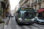 Bus 8299 (483 PYB 75) sur la ligne 74 (RATP) à Richelieu – Drouot (Paris)