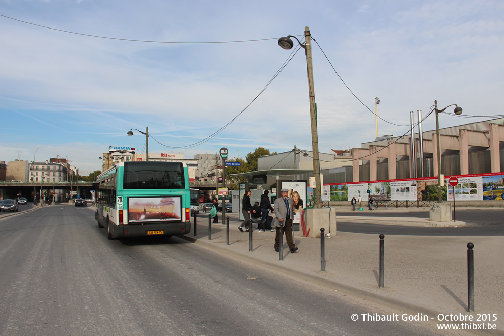 Bus 8293 (538 PXW 75) sur la ligne 74 (RATP) à Porte de Clichy (Paris)