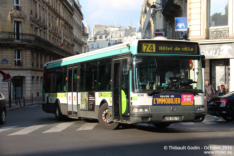 Bus 8280 (285 PXS 75) sur la ligne 74 (RATP) à Le Peletier (Paris)