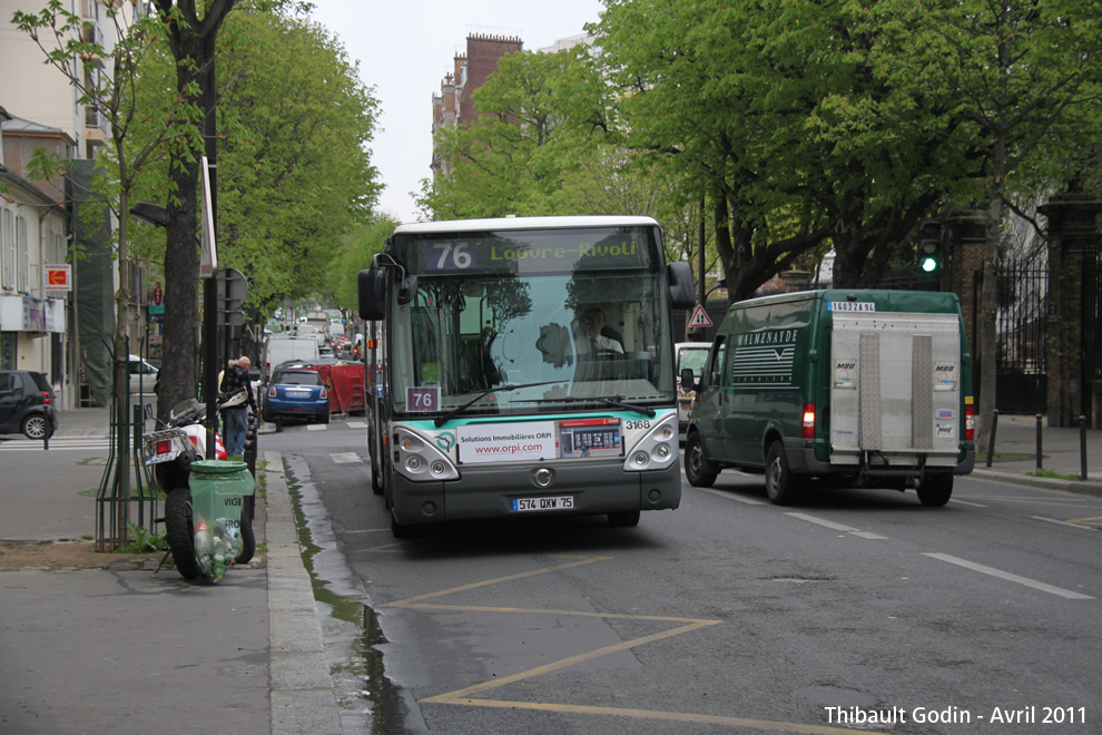 Bus 3168 (574 QXW 75) sur la ligne 76 (RATP) à Porte de Bagnolet (Paris)