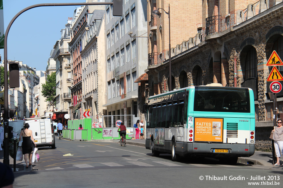 Bus 3162 (430 QYB 75) sur la ligne 76 (RATP) à Charonne (Paris)