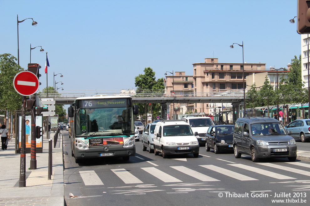 Bus 3159 (586 QXW 75) sur la ligne 76 (RATP) à Porte de Vincennes (Paris)