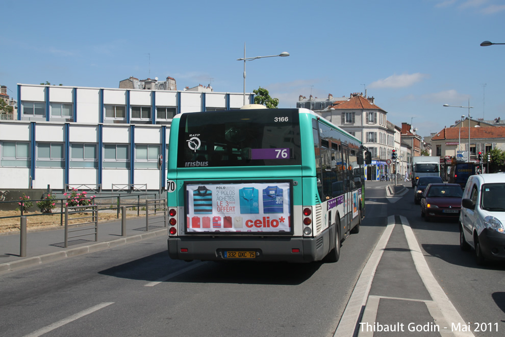 Bus 3166 (332 QXC 75) sur la ligne 76 (RATP) à Bagnolet