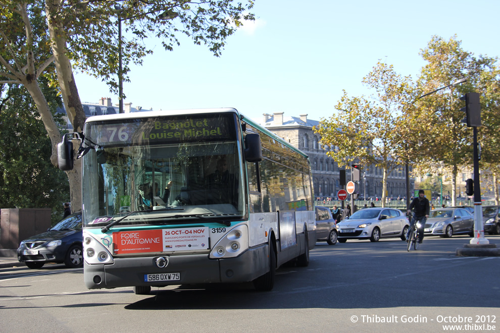 Bus 3159 (586 QXW 75) sur la ligne 76 (RATP) à Hôtel de Ville (Paris)