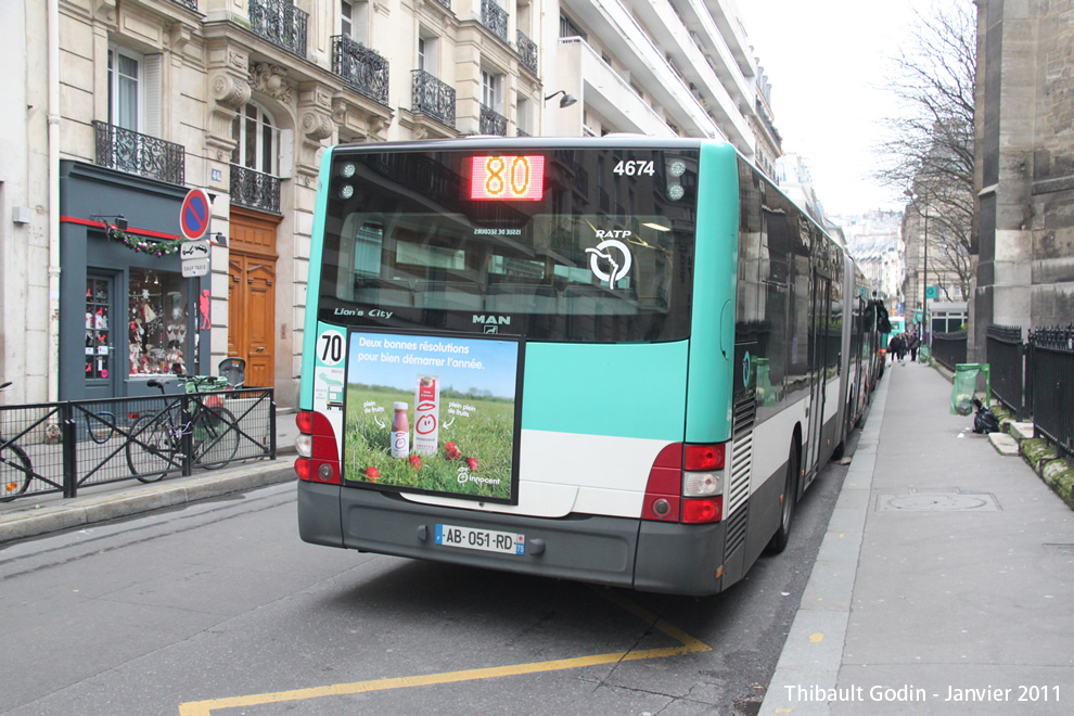 Bus 4674 (AB-051-RD) sur la ligne 80 (RATP) à Jules Joffrin (Paris)
